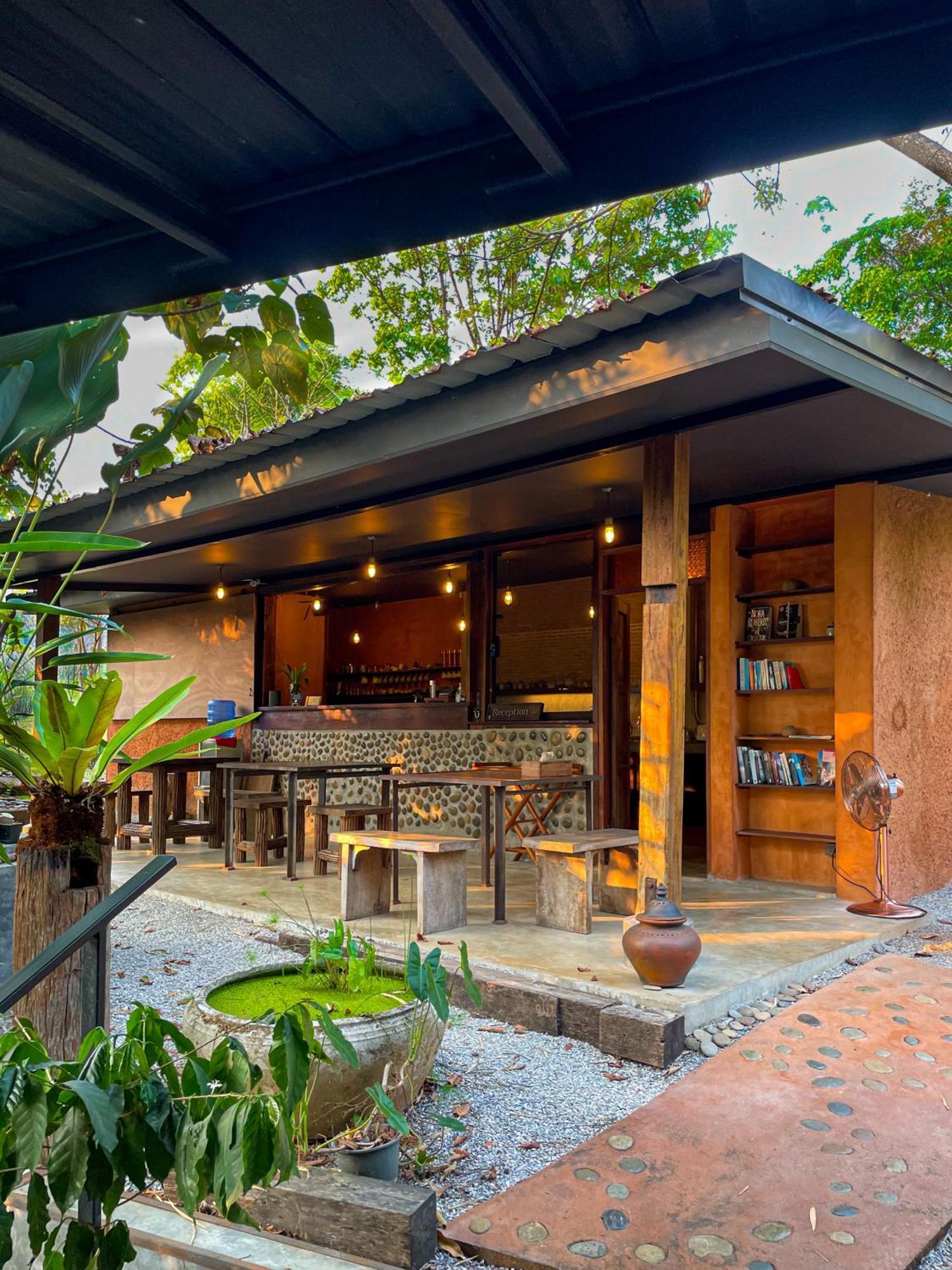 Bambuh Boutique Homestay Чианграй Экстерьер фото